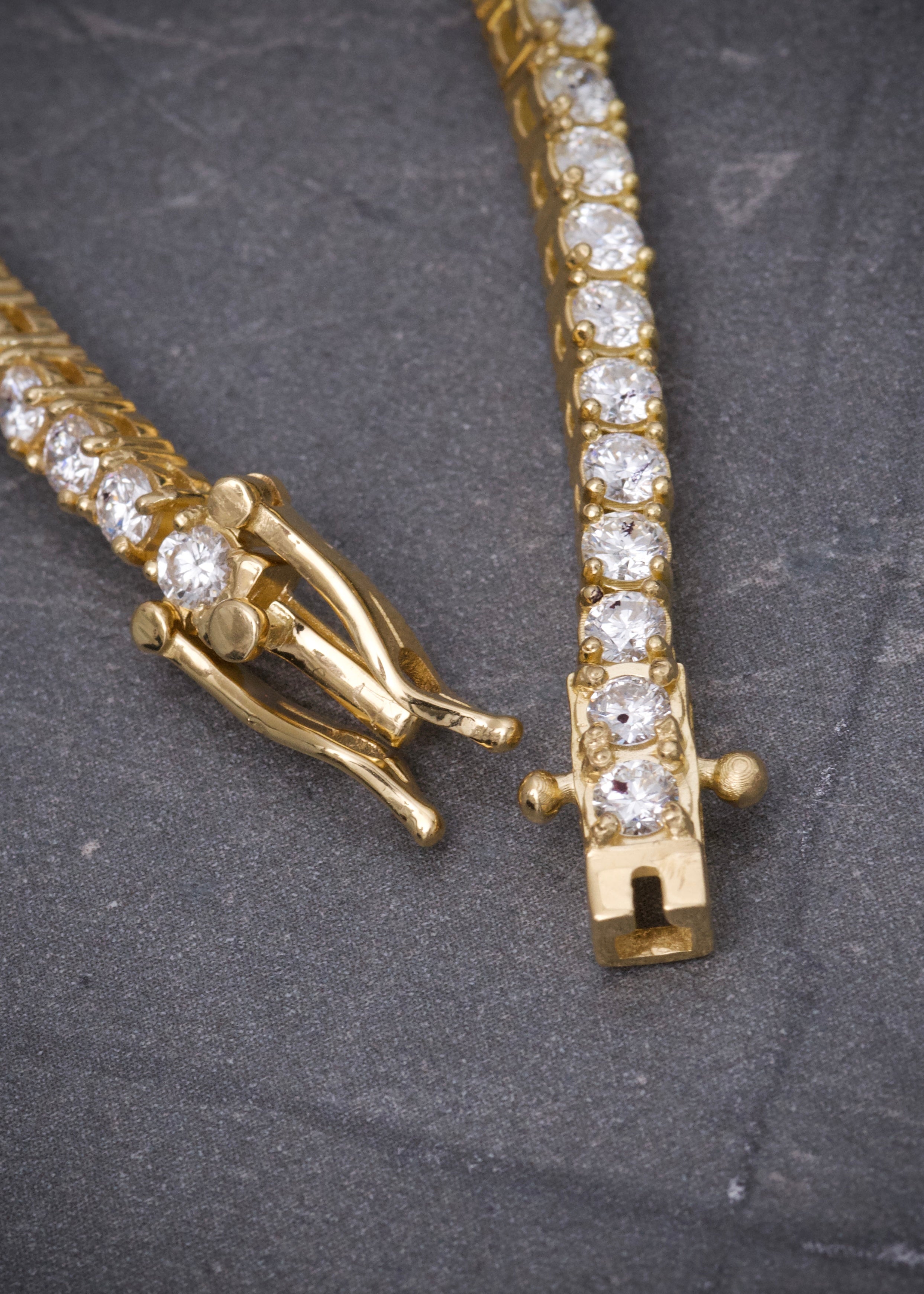 Pulso tenis con 574pts de diamantes 20.35gr / Largo 20.5cm / Oro Amarillo (Joya) M