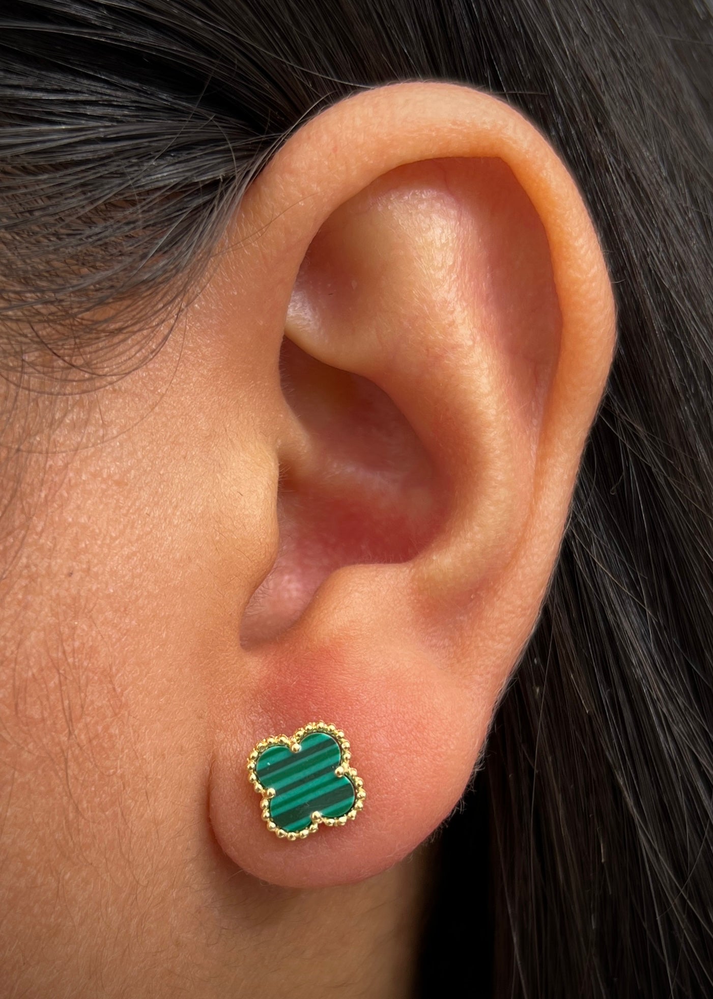 Topos lucky clover piedra verde 2.2gr / Largo 0.6cm / Oro Amarillo Nac M