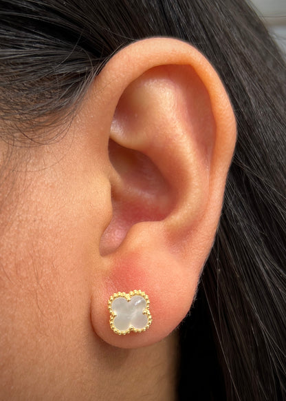 Topos lucky clover piedra blanca 2.2gr / Largo 0.8cm / Oro Amarillo Nac P