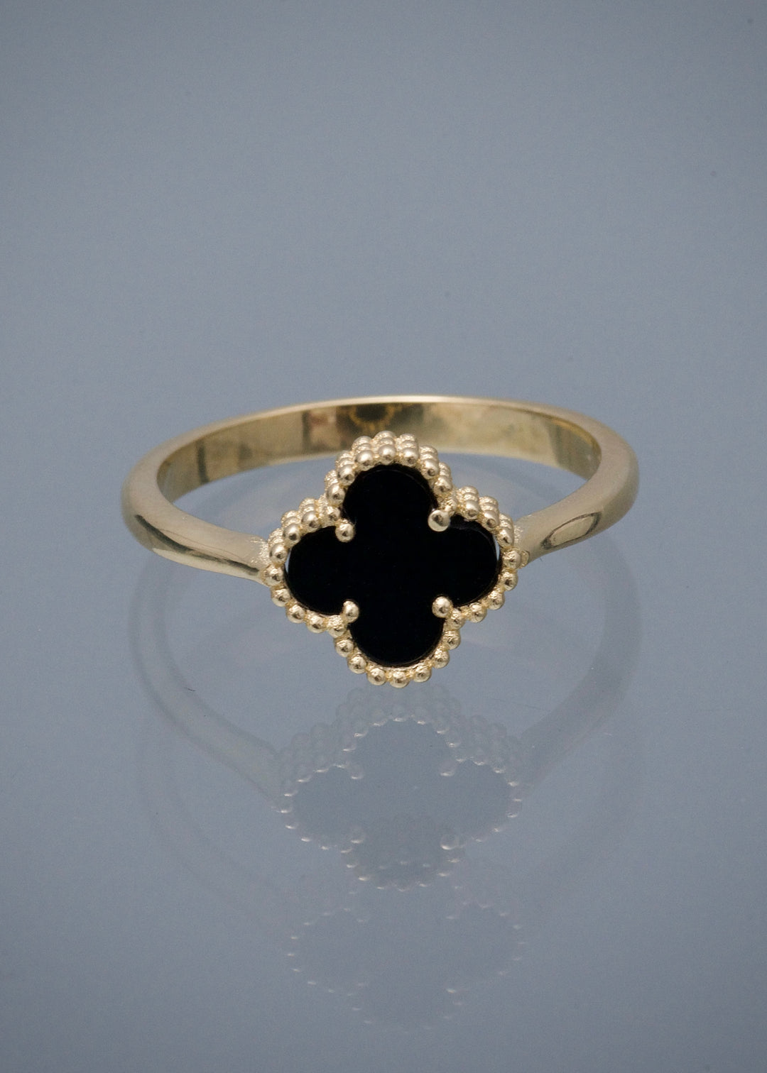 Anillo lucky clover piedra negra 3.1gr / Talla 5 3/4 — Oro Amarillo