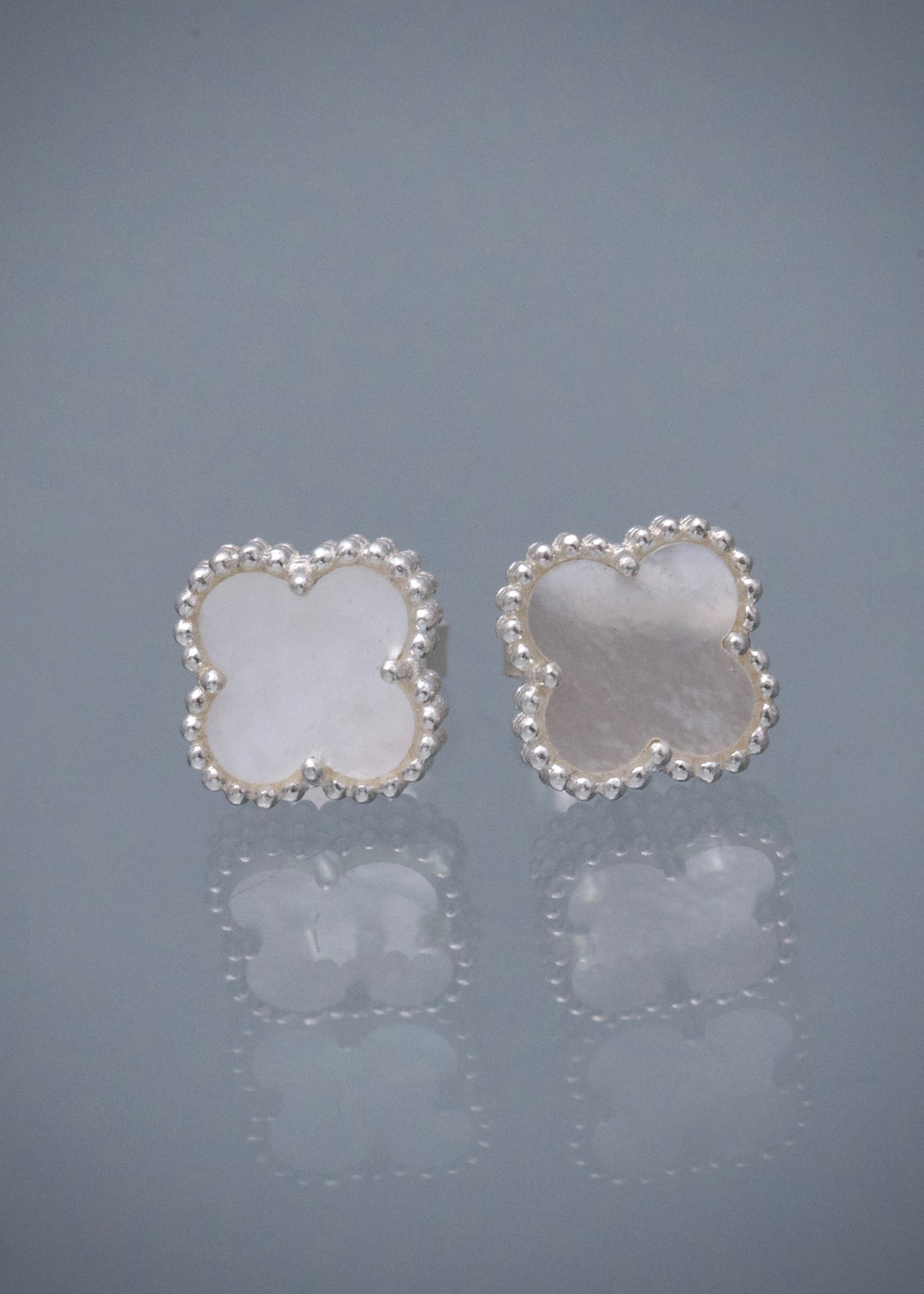 Topos Lucky Clover Piedra Blanca 1.9gr / 0.8cm / 8mm — Plata 925
