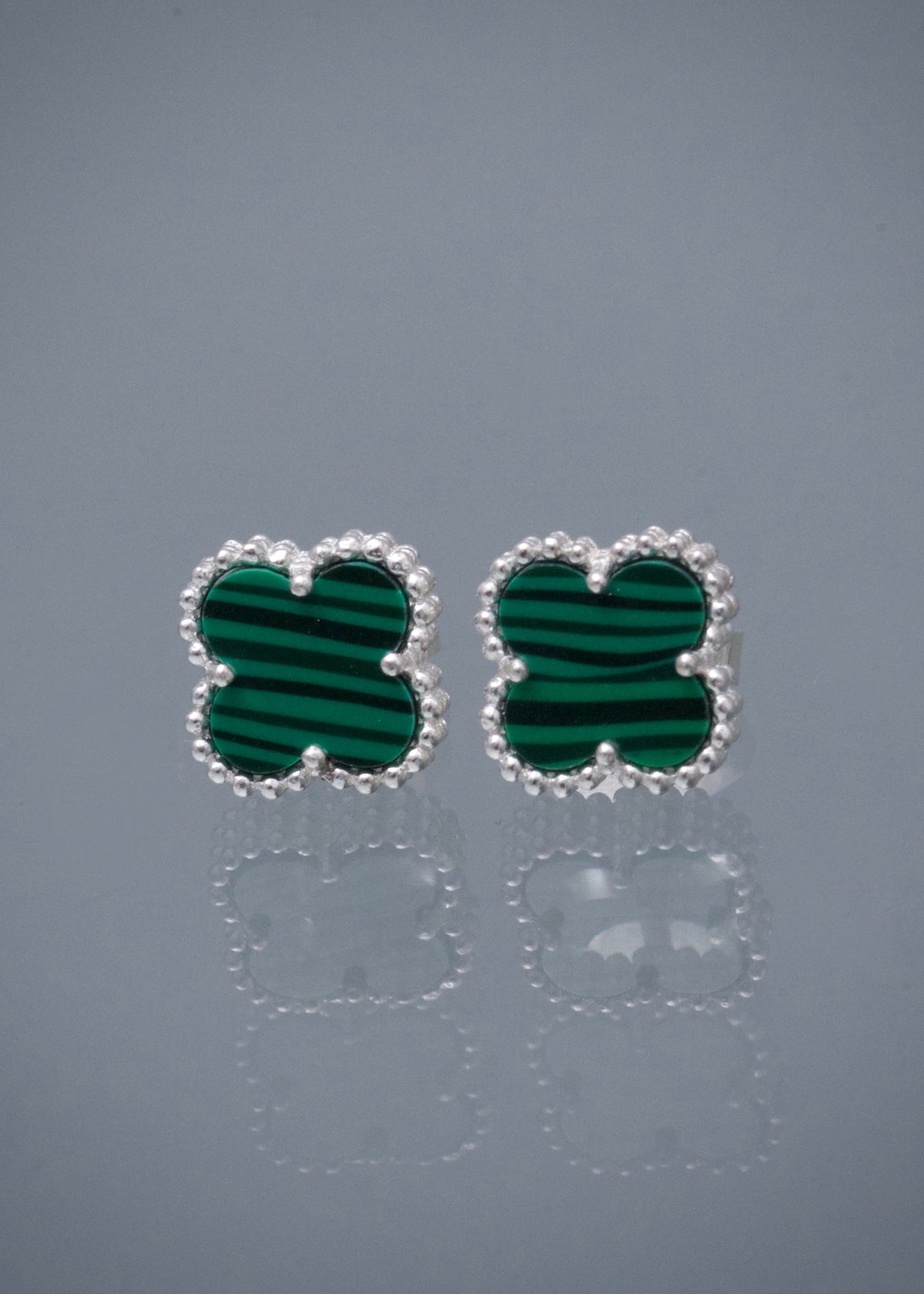 Topos Lucky Clover Piedra Verde 1.75gr / 0.8cm / 8mm — Plata 925