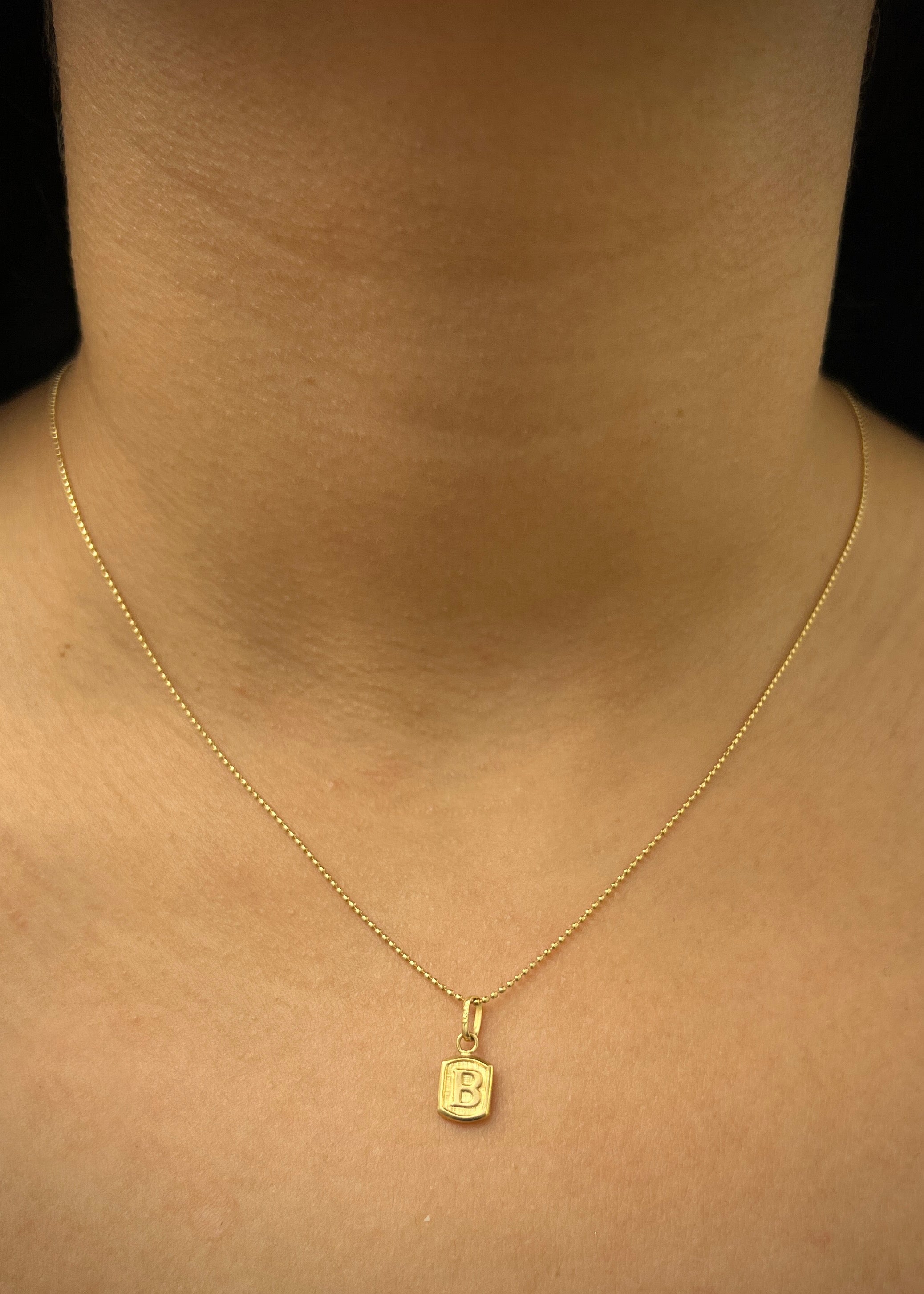 Dije letra B 0.35gr / Largo 1.5cm / Oro Amarillo Nac P