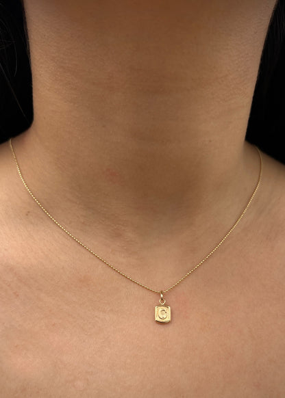 Dije letra C 0.3gr / Largo 1.5cm / Oro Amarillo Nac P