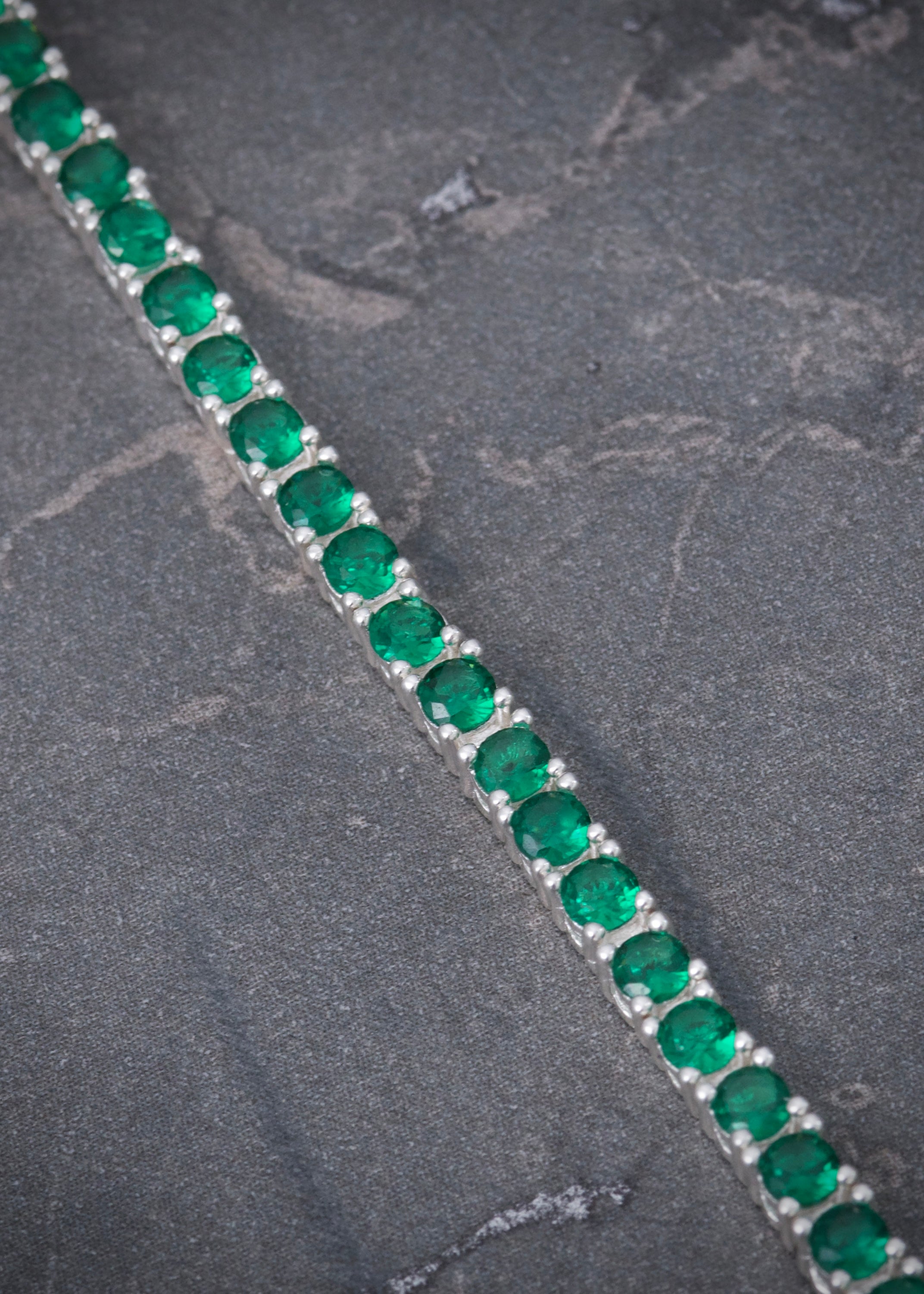 Pulso tenis con swarovski verde 8.55gr / Largo 18cm / Plata M