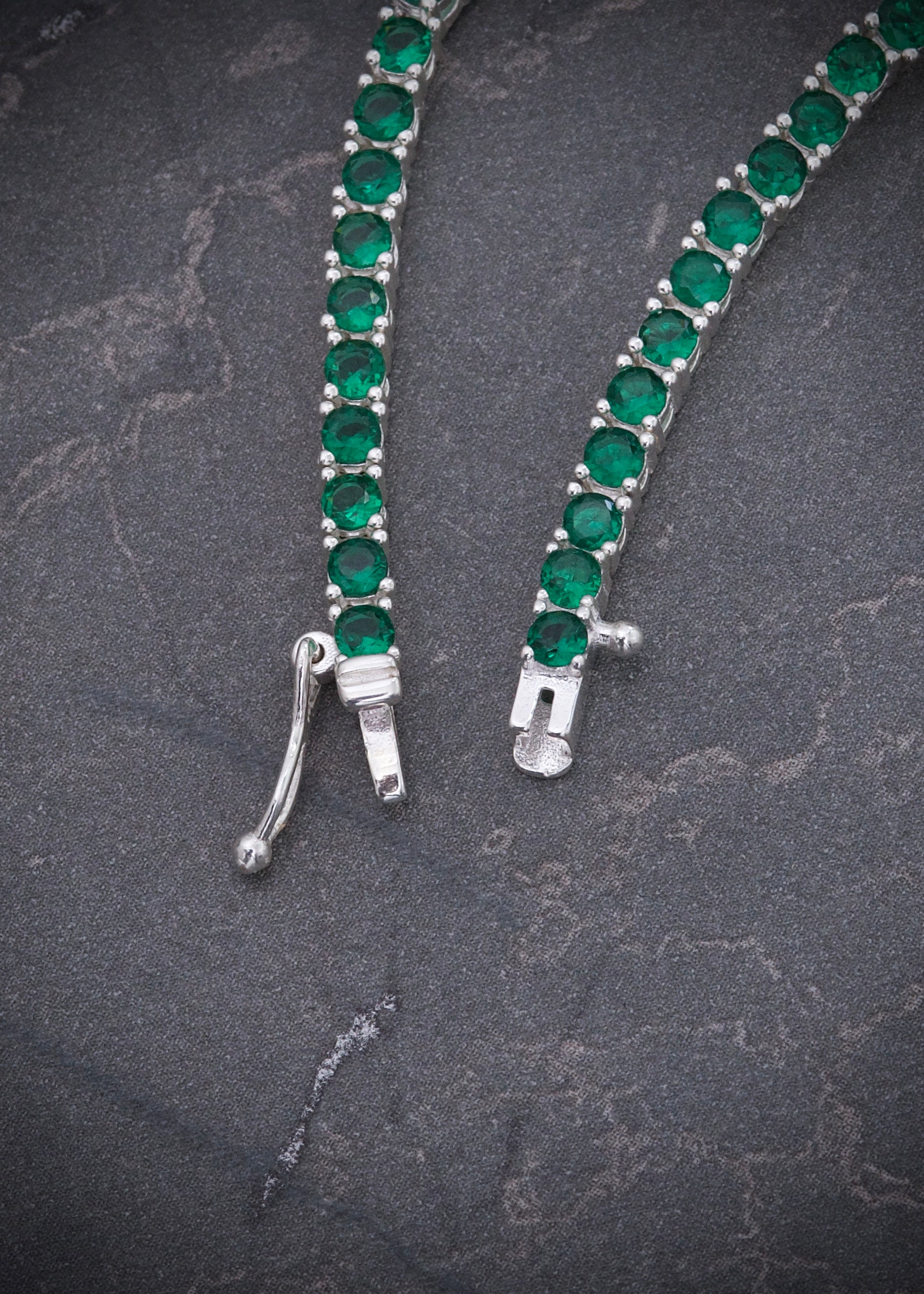 Pulso tenis con swarovski verde 8.55gr / Largo 18cm / Plata M