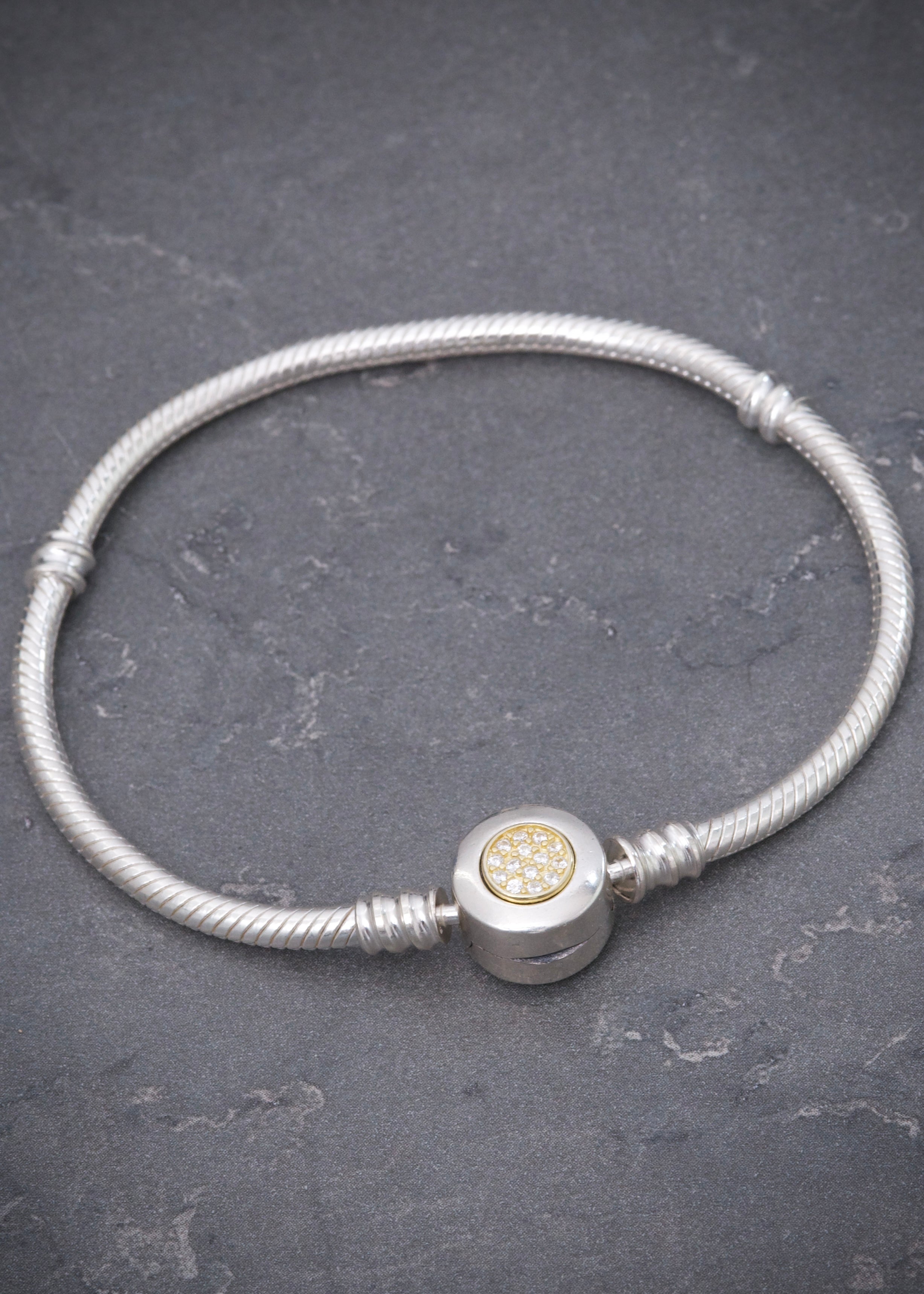 Pulso PD con swarovski blanco 14.9gr / Largo 18cm / Plata M