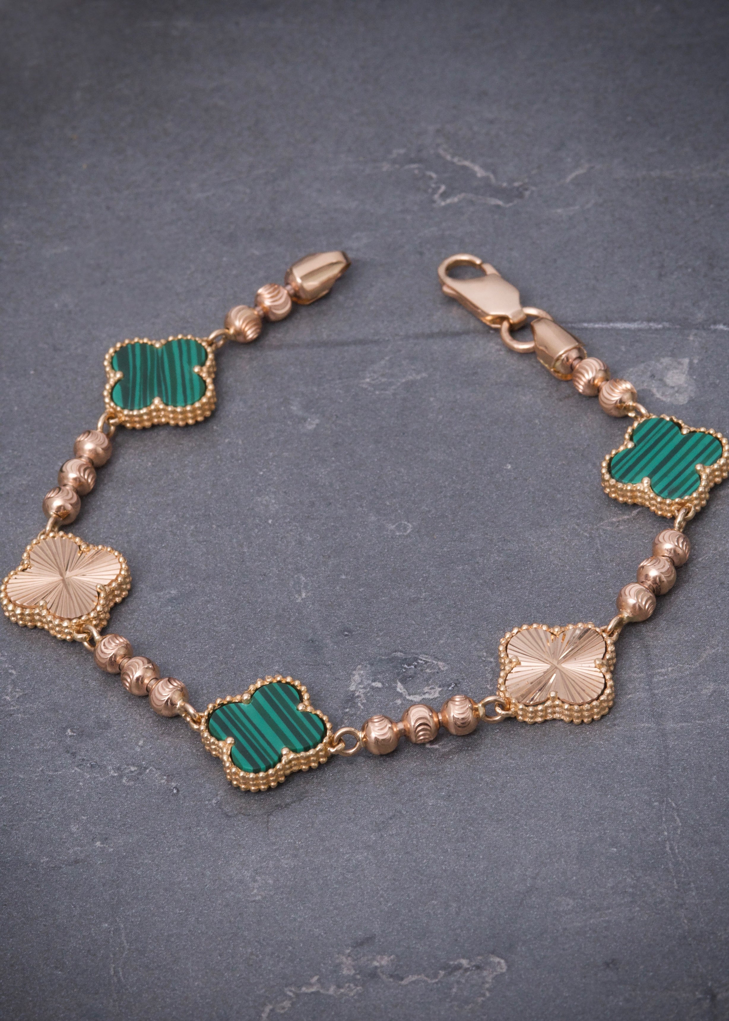 Pulso lucky clover piedra verde diamantado 15.8gr / Largo 20cm / Oro Rosado Nac B