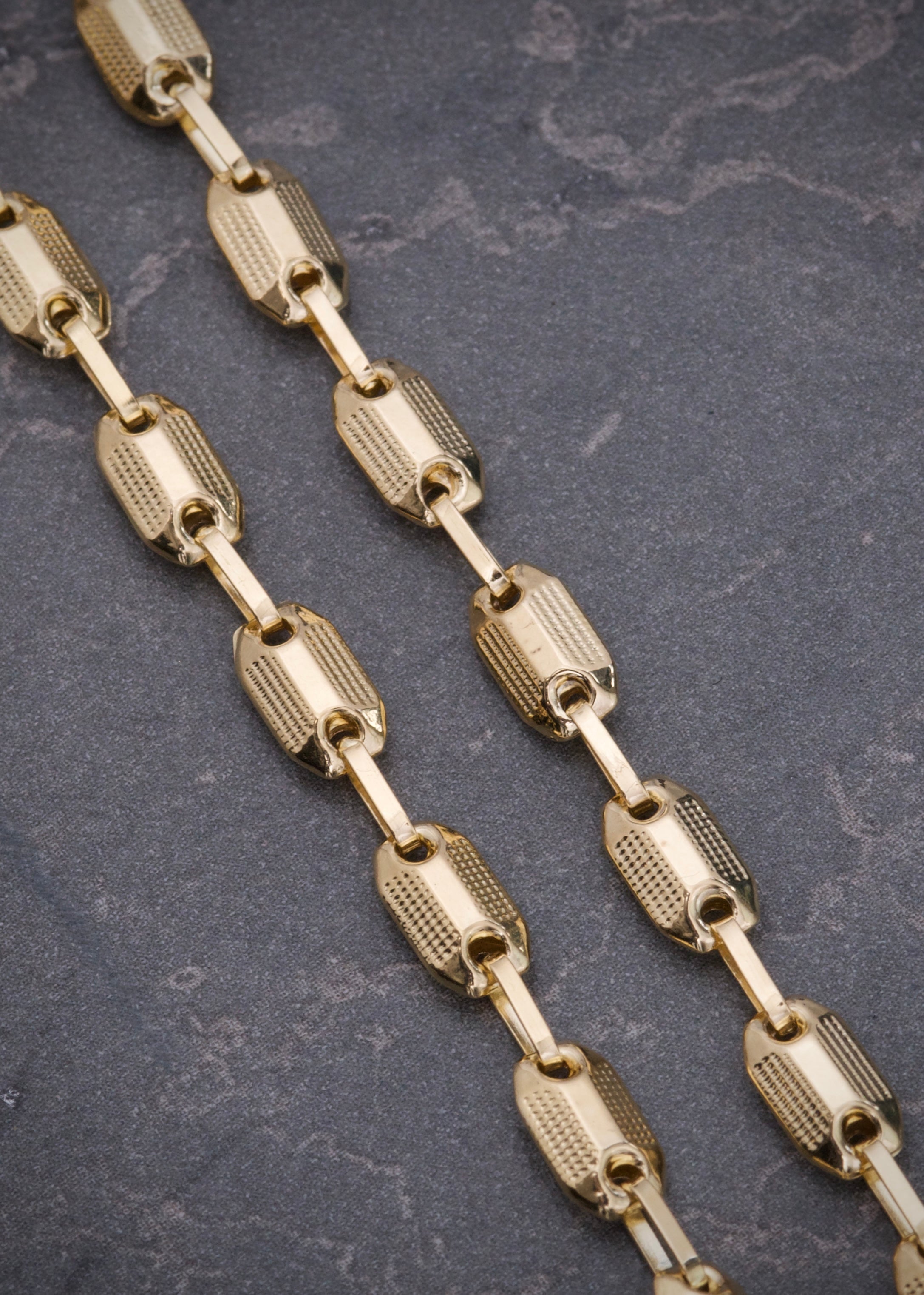 Cadena rustica con grabado 11.35gr / Largo 60cm / Oro Amarillo Nac B