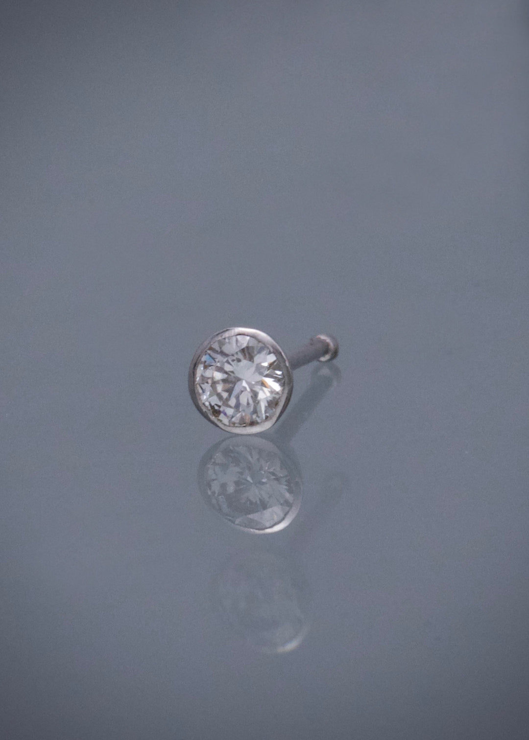Piercing con 9pts de diamante 0.15gr — Oro Blanco