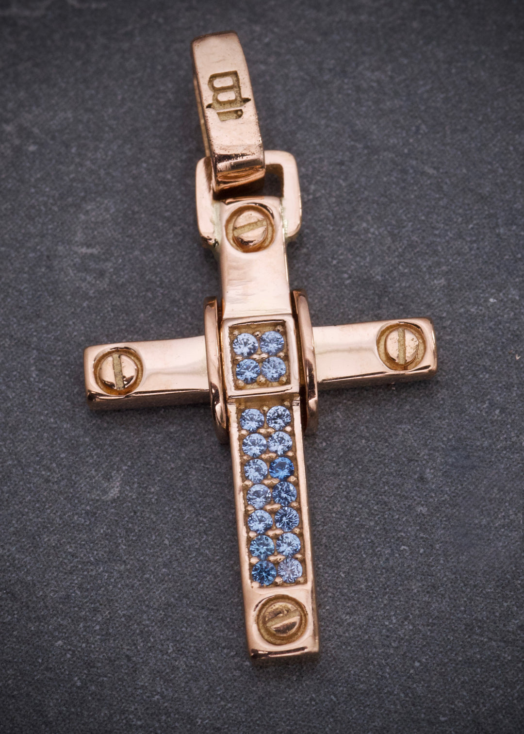 Dije cruz con swarovski azul 1.8gr / Largo 2.5cm — Oro Rosado