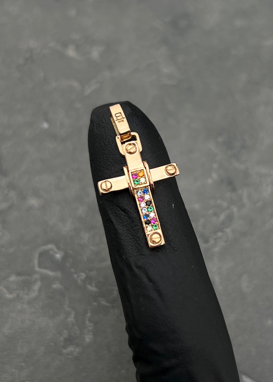 Dije cruz con swarovski multicolor 1.55gr / Largo 2.5cm — Oro Rosado