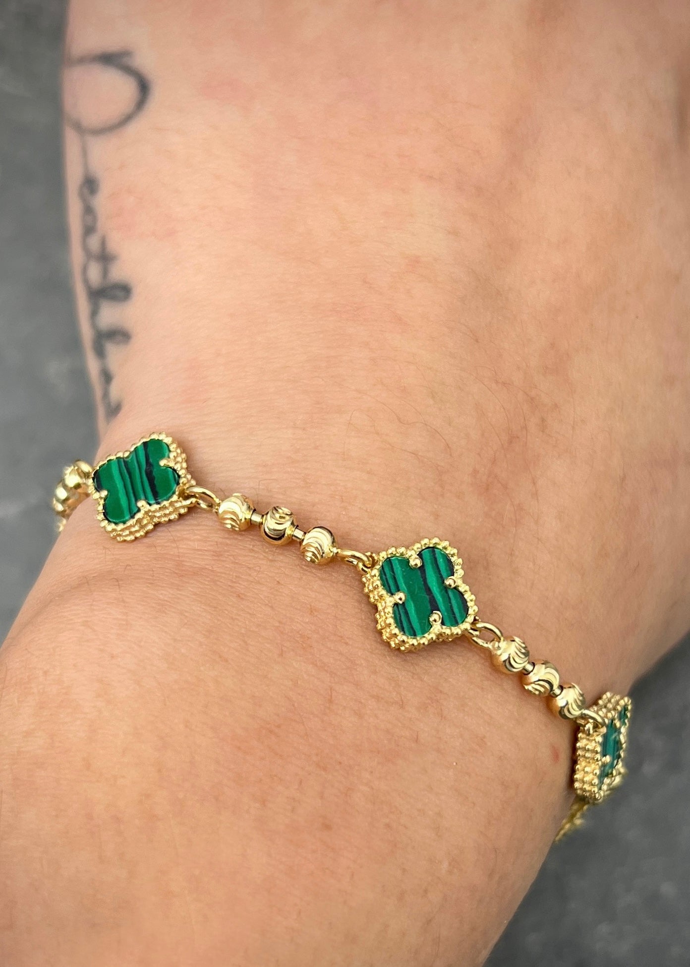 Pulso lucky clover piedra verde 7.6gr / Largo 17.5cm / Oro Amarillo Nac P