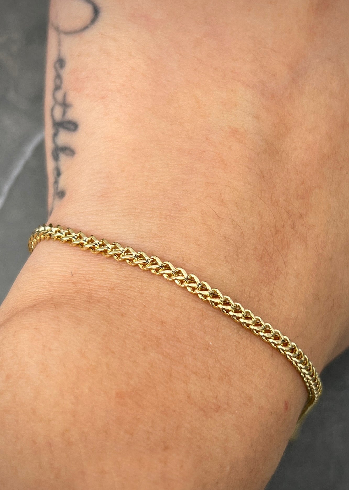 Pulso franco 2.55gr / Largo 20cm / Oro Amarillo italy +3 P