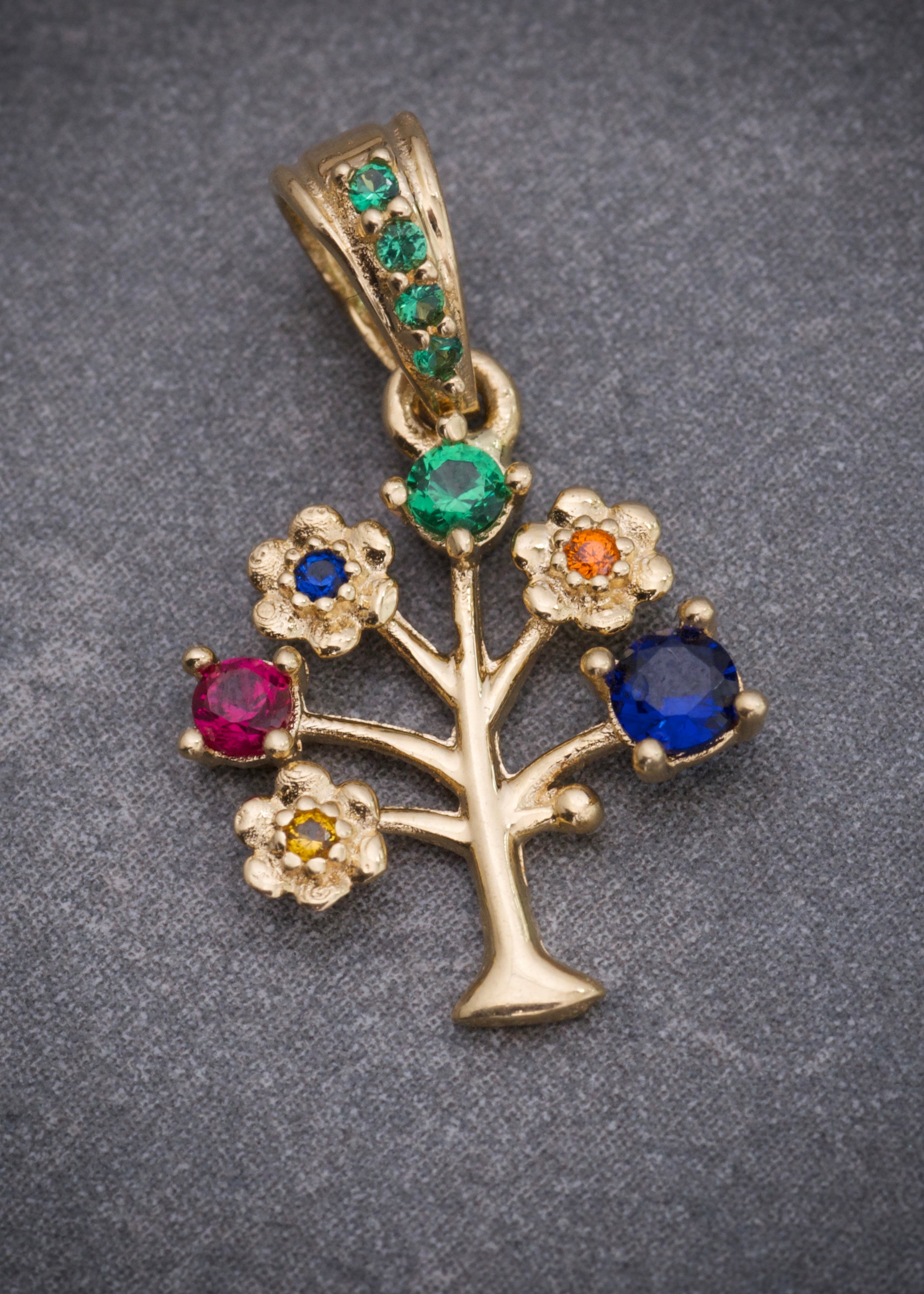 Dije arbol de la vida con swarovski multicolor 0.9gr / Largo 1.9cm / Oro Amarillo Nac B