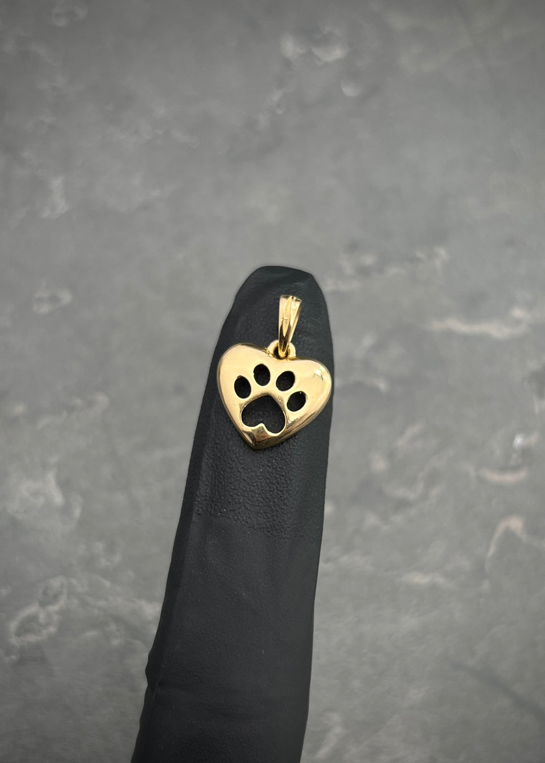 Dije huella de perro 1.35gr / Largo 1.6cm — Oro Amarillo
