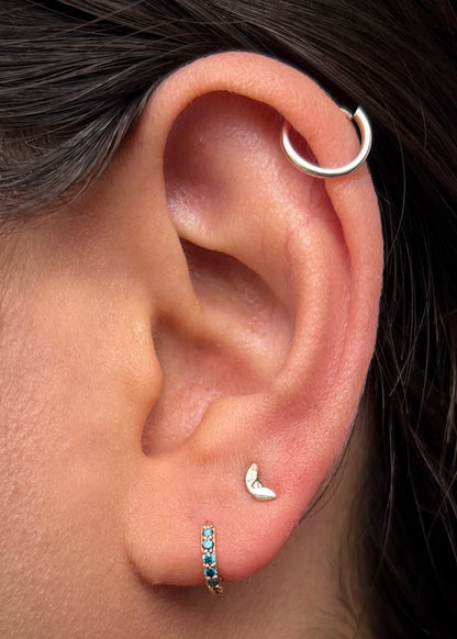 Candongas Con 25Pts de diamantes azules 0.8gr / Largo 0.7cm / Oro Rosado (Joya) M