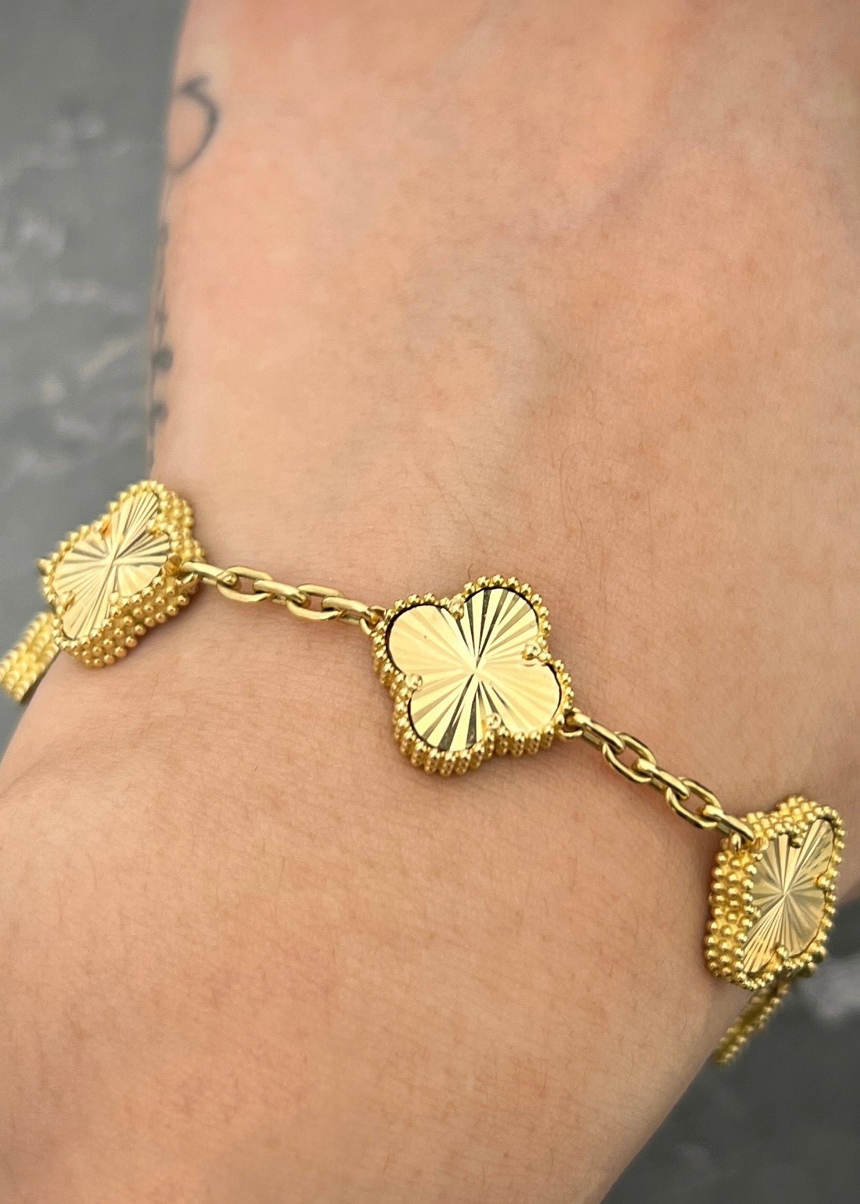 Pulso lucky clover diamantado 16.9gr / Largo 19cm / Oro Amarillo Nac B