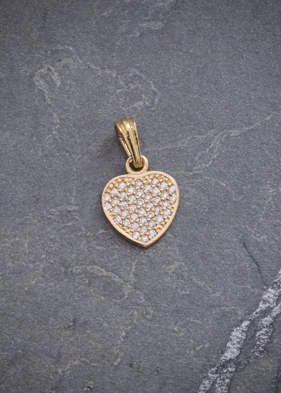 Dije Corazon con Swarovski Blanco 1.15gr / 1.7cm / 10.4mm — Oro Amarillo