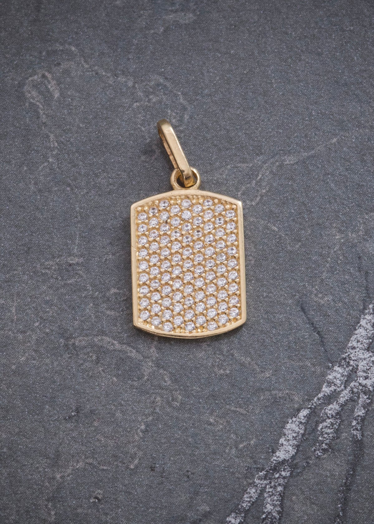 Dije Placa con Swarovski Blanco 1.9gr / 2.3cm / 11.4mm — Oro Amarillo