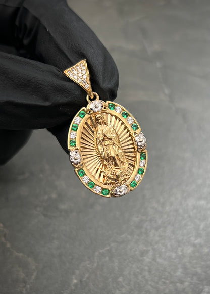 Dije Virgen de Guadalupe con Swarovski Verde y Blanco 7gr / 3.5cm / 20mm — Oro Amarillo