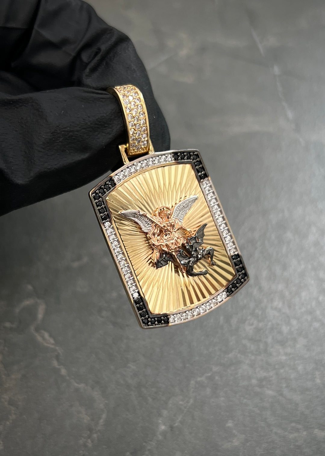 Dije Arcangel San Miguel 8.45gr / 4.2cm / 22mm — Oro Amarillo