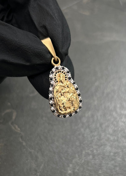 Dije Virgen del Carmen con Swarovski Negro y Blanco 2.35gr / 3cm / 13mm — Oro Amarillo