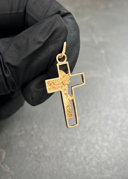 Dije Cruz con Cristo 1.95gr / 3.5cm / 17mm — Oro Amarillo