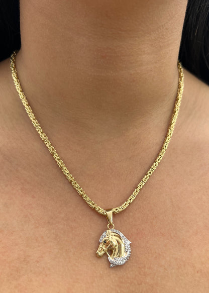 Dije Caballo con Swarovski Blanco 2.85gr / 3cm / 20mm — Oro Amarillo