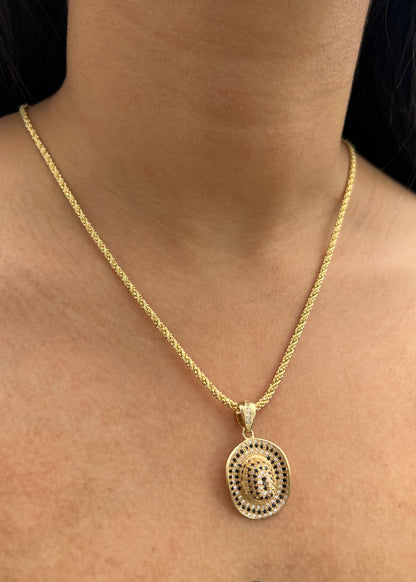 Dije Sombrero con Swarovski Blanco y Negro 6.1gr / 3.2cm / 19mm — Oro Amarillo