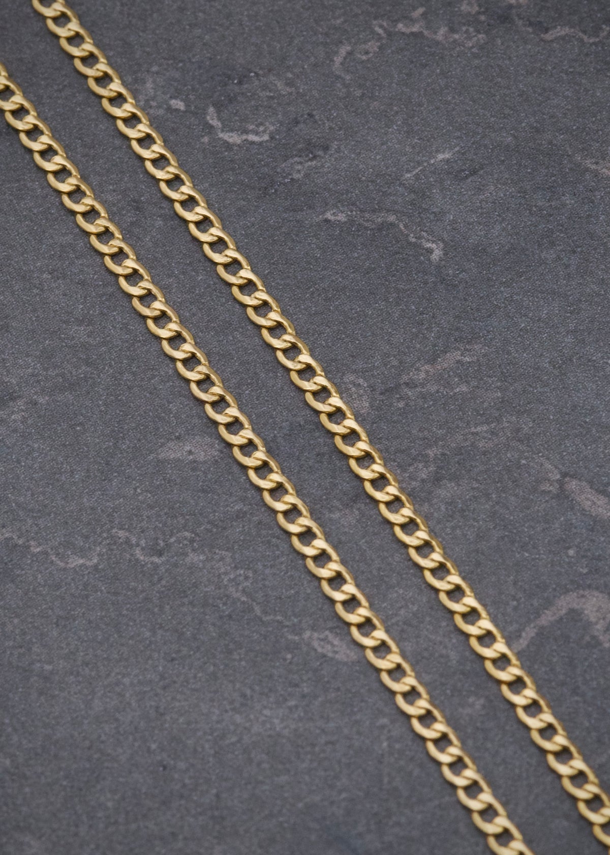 Cadena Cubana 2.5gr / 60cm / 2.1mm — Oro Amarillo