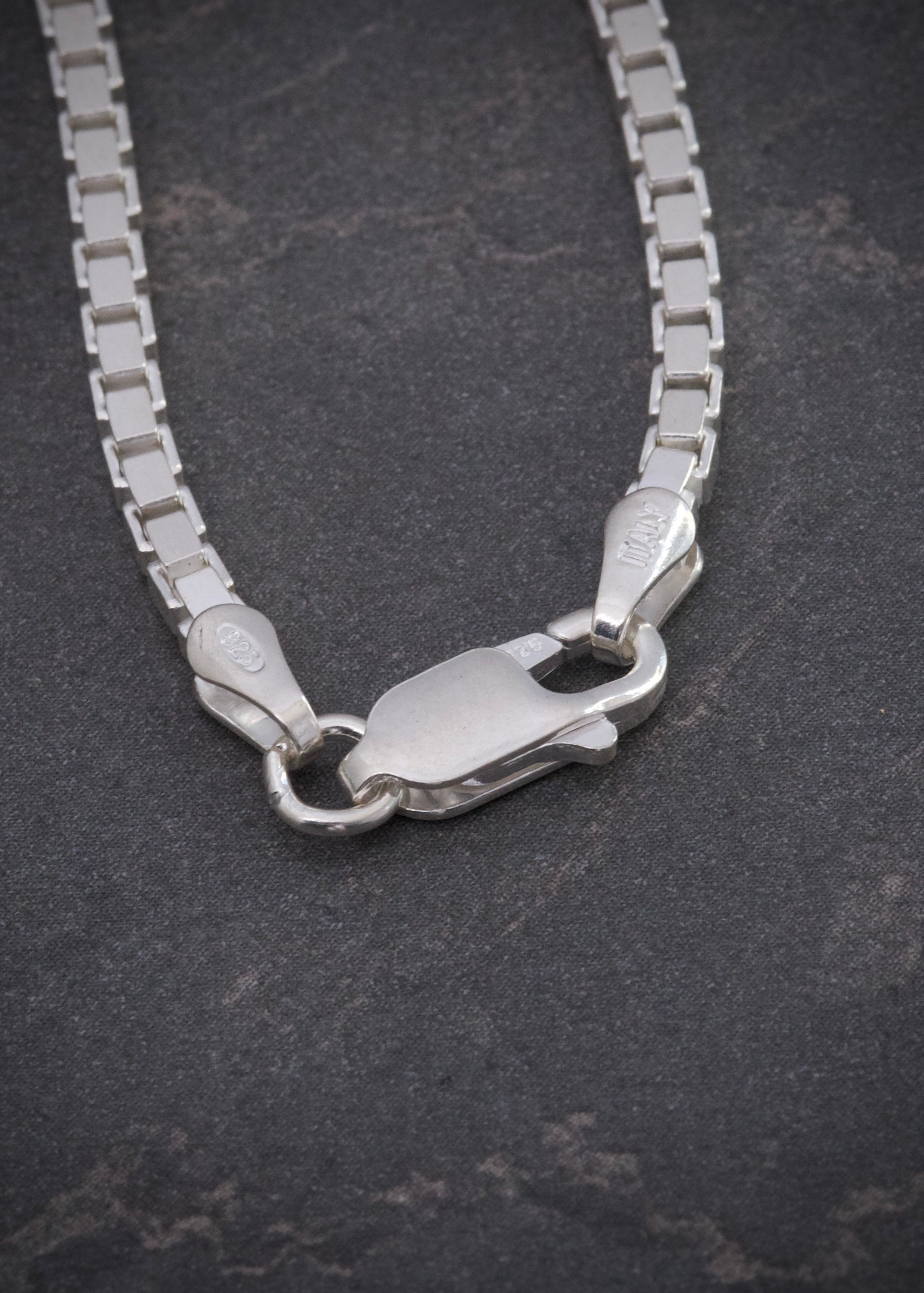 Cadena veneciana 24.25gr / Largo 70cm / — — Plata
