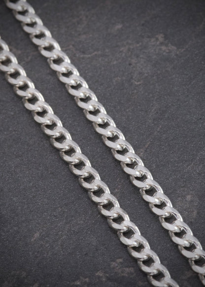 Cadena cubana 11.9gr / Largo 70cm / — — Plata