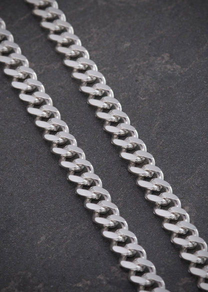 Cadena cubana 18.4gr / Largo 65cm / — — Plata
