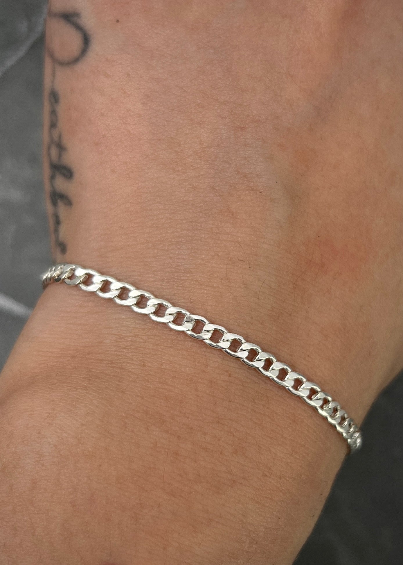 Pulso cubano 1.8gr / Largo 19cm / Plata B