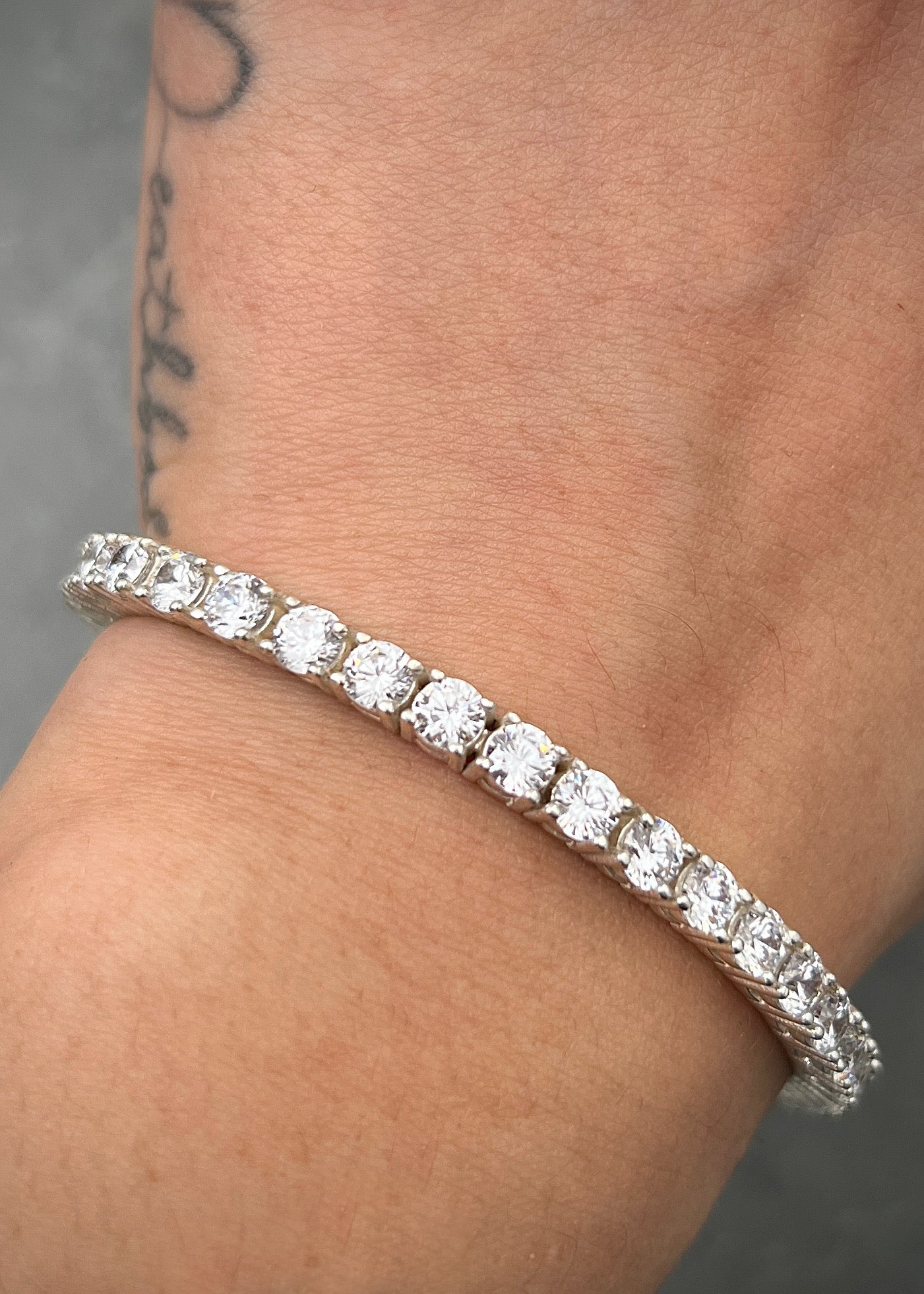 Pulso con swarovski blanco 26.25gr / Largo 22.5cm / Plata M