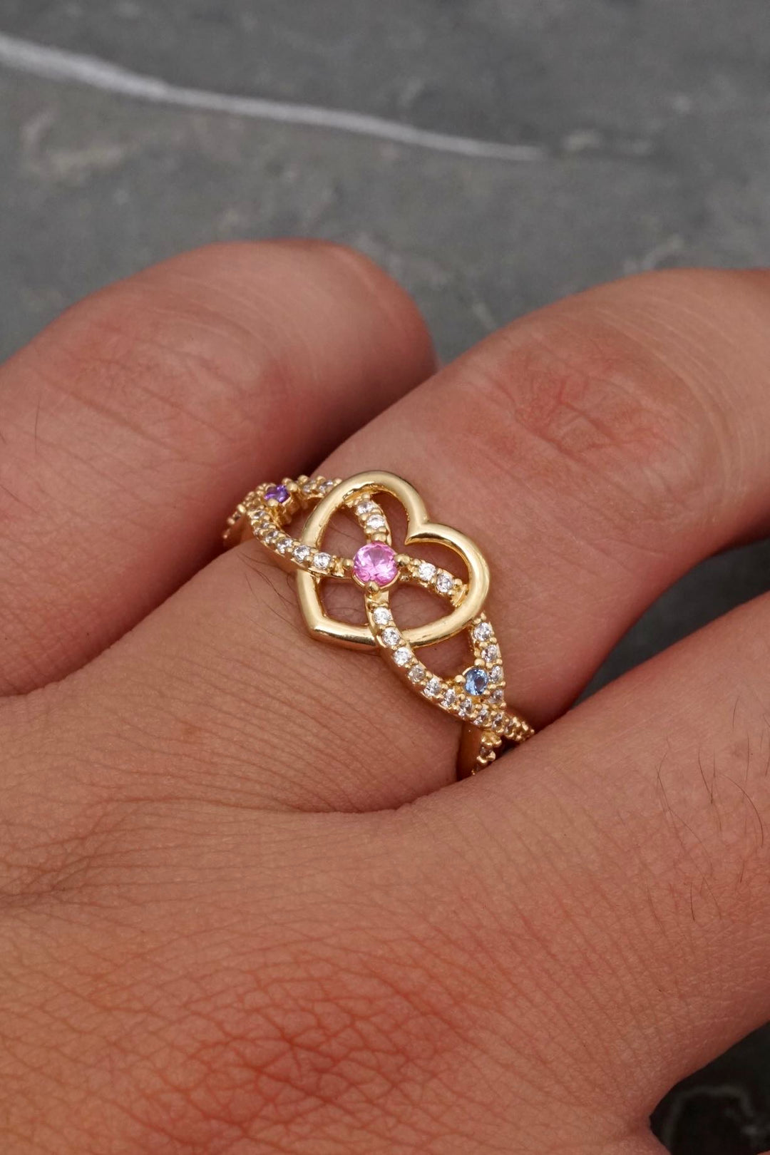 Anillo corazon con swarovski 3.25gr / Talla 7 1/4 — Oro Amarillo