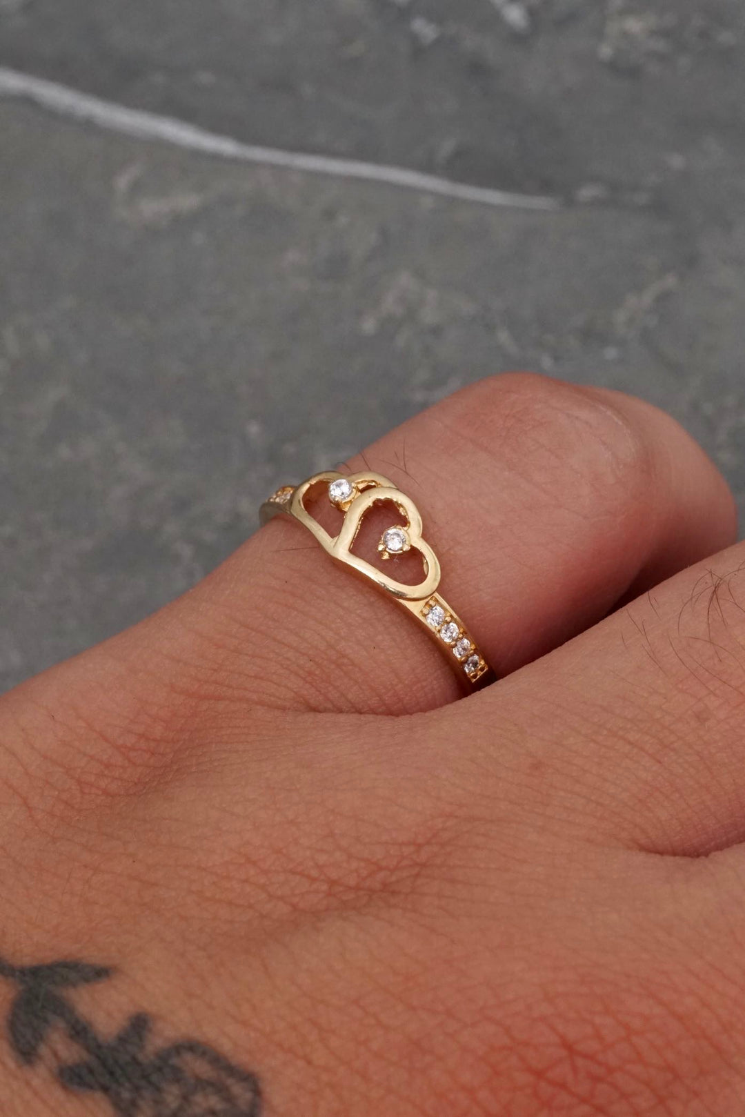 Anillo corazones con swarovski blanco 1.8gr / Talla 7 1/4 — Oro Amarillo