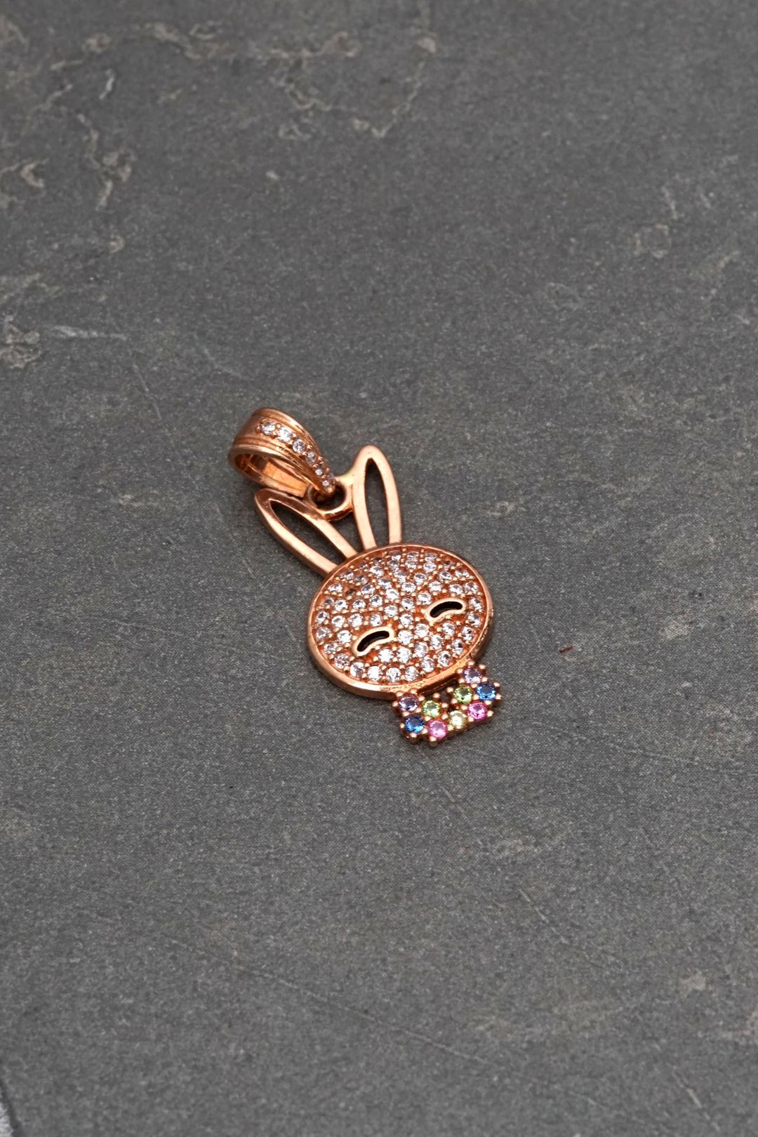 Dije conejo con swarovski 2.45gr / Largo 2.7cm — Oro Rosado