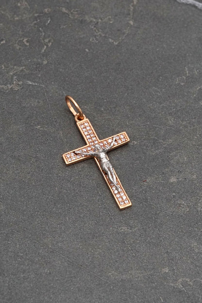 Dije cristo con swarovski blanco 2.5gr / Largo 3.6cm / Dos Oros Nac P