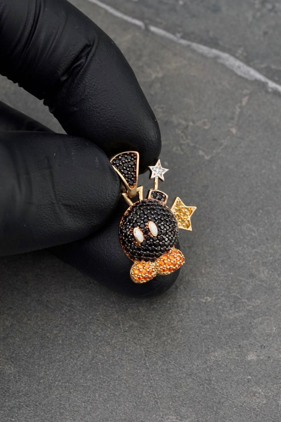 Dije bomba con swarovski 3.1gr / Largo 2.3cm — Oro Amarillo