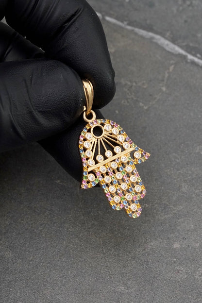 Dije Mano hs con swarovski multicolor 3.95gr / Largo 3.9cm / Oro Amarillo Nac P