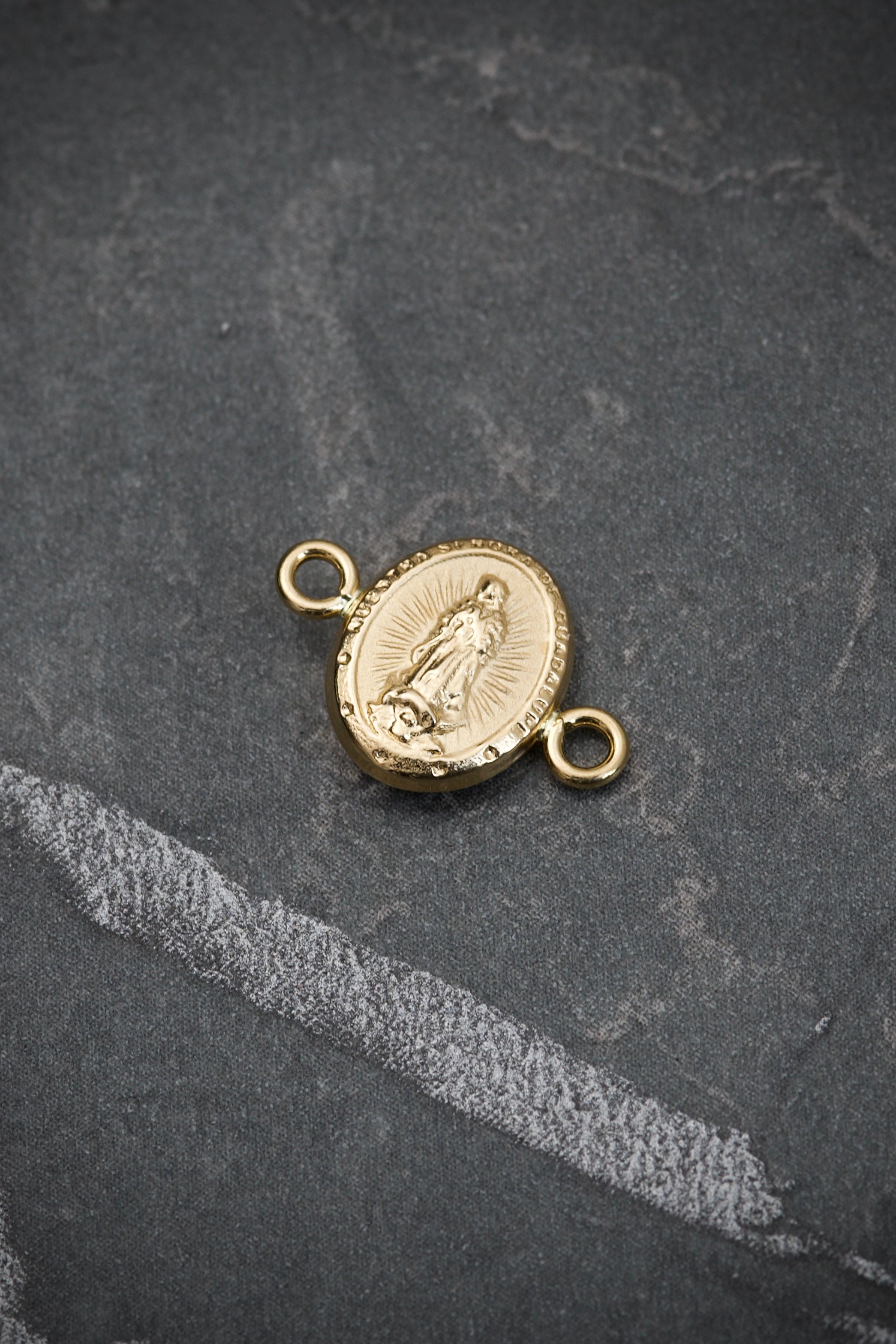 Herraje Virgen de Guadalupe 0.5gr / 1.4cm / 10mm — Oro Amarillo
