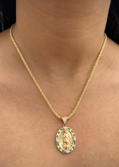 Dije Virgen de Guadalupe con Swarovski Verde y Blanco 6.15gr / 3.1cm / 17mm — Oro Amarillo