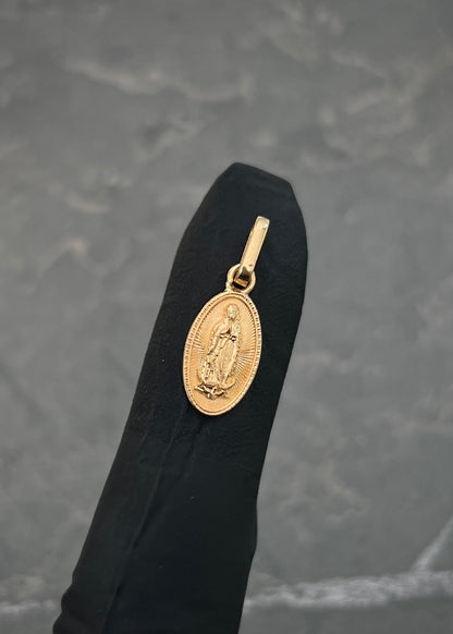 Dije Virgen de Guadalupe 0.9gr / 2cm / 7.3mm — Oro Amarillo
