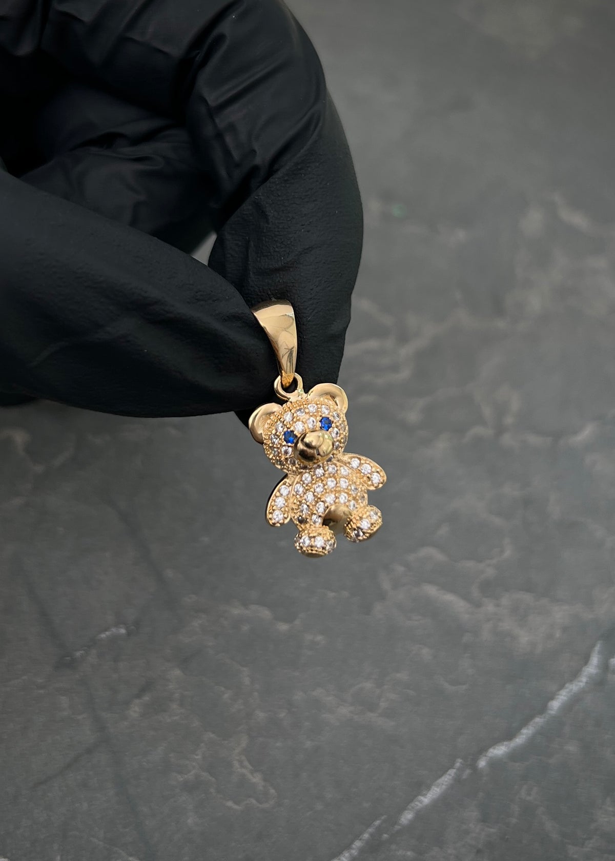 Dije Oso con Swarovski Azul y Blanco 2.6gr / 2.5cm / 12mm — Oro Amarillo