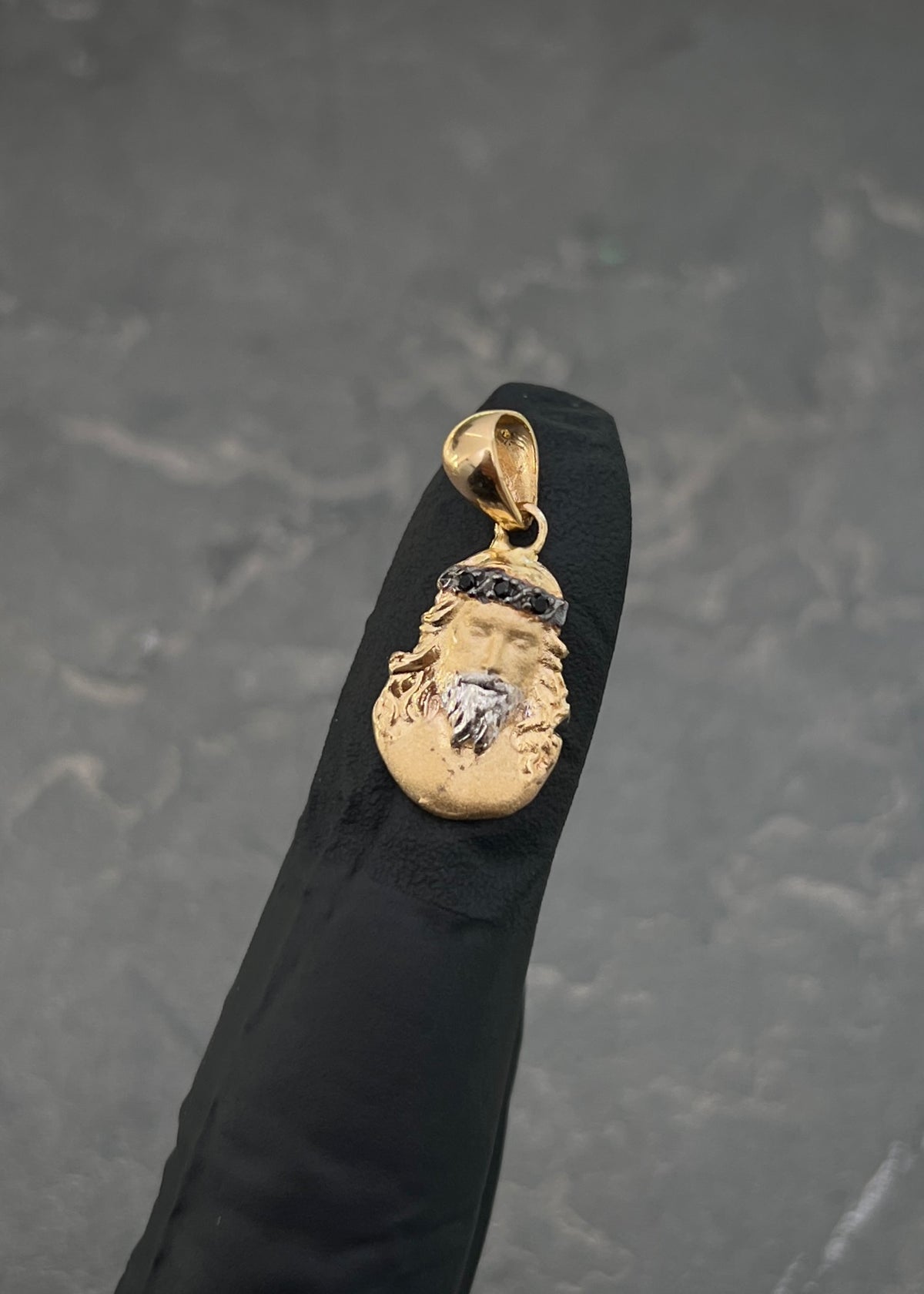 Dije Rostro de Jesus 1.65gr / 2.2cm / 10mm — Oro Amarillo