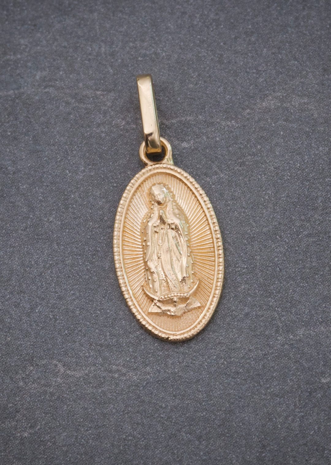 Dije Virgen de Guadalupe 1.05gr / 2.3cm / 9.2mm — Oro Amarillo