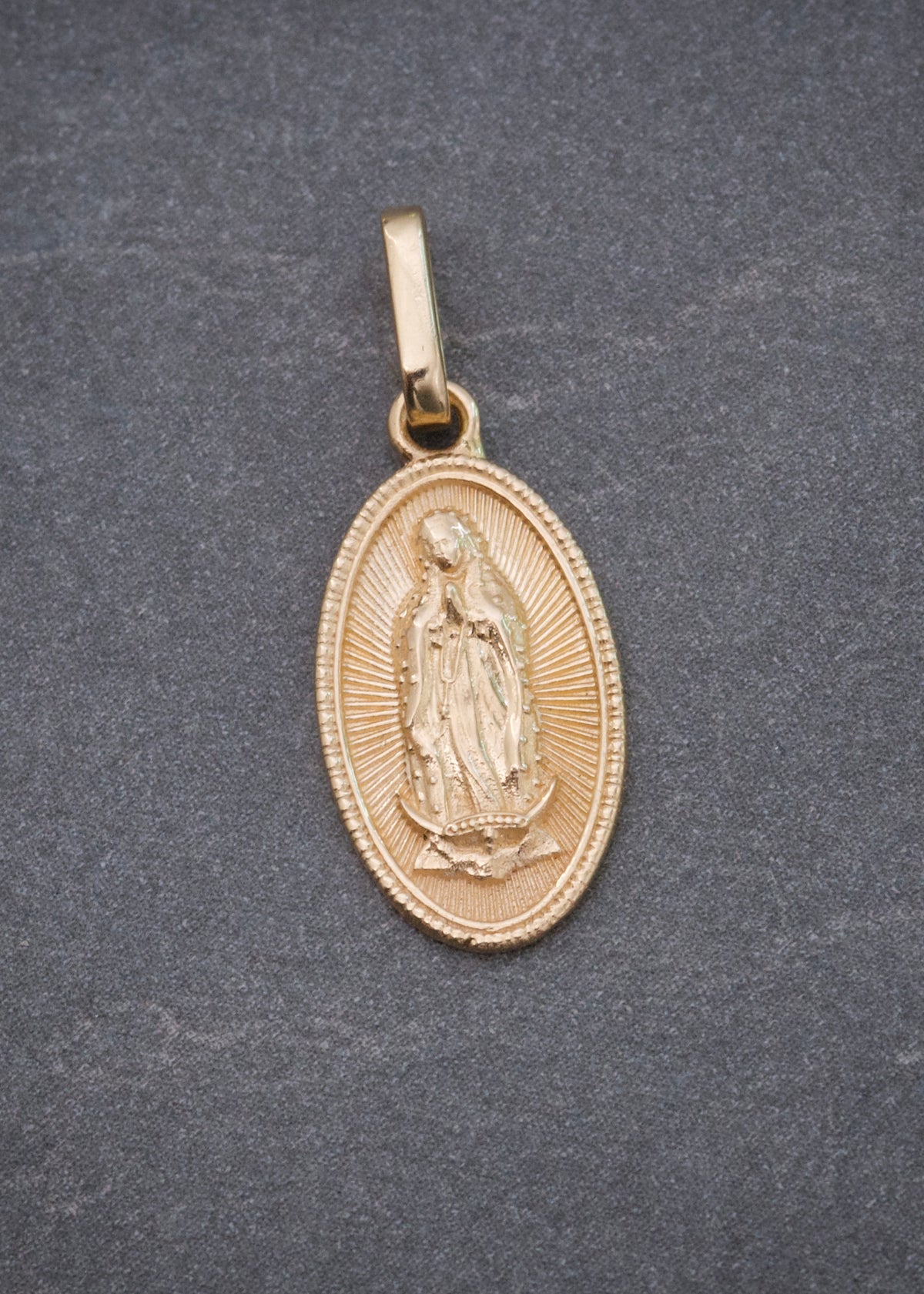 Dije Virgen de Guadalupe 1.05gr / 2.3cm / 9.2mm — Oro Amarillo