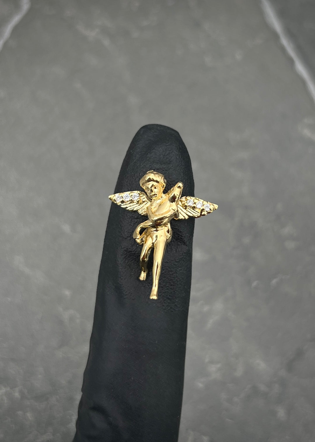 Dije angel con swarovski blanco 2.6gr / Largo 2cm — Oro Amarillo